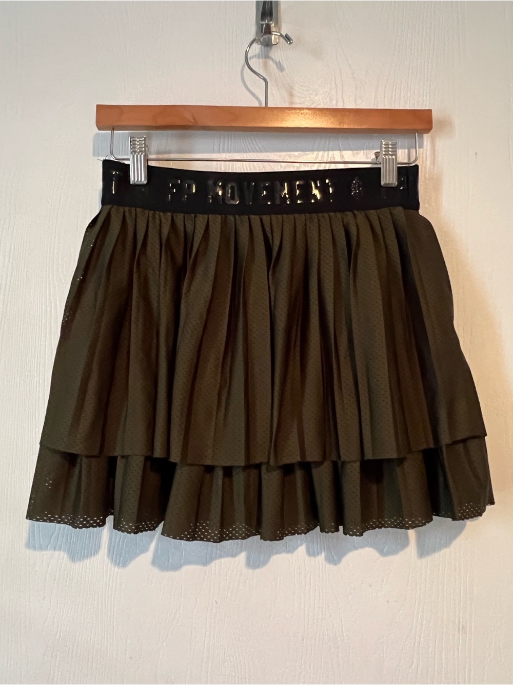 Free people Movement army green & Black Athletic skirt Women size Small